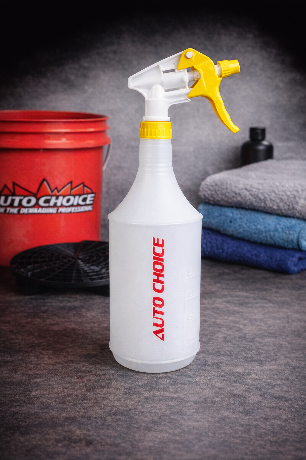 750ml Trigger Spray Bottle – Adjustable Nozzle Yellow Trigger