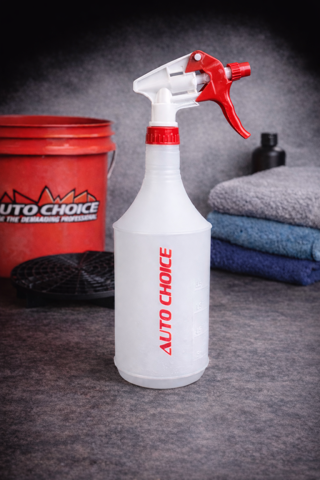 750ml Trigger Spray Bottle – Adjustable Nozzle Red Trigger