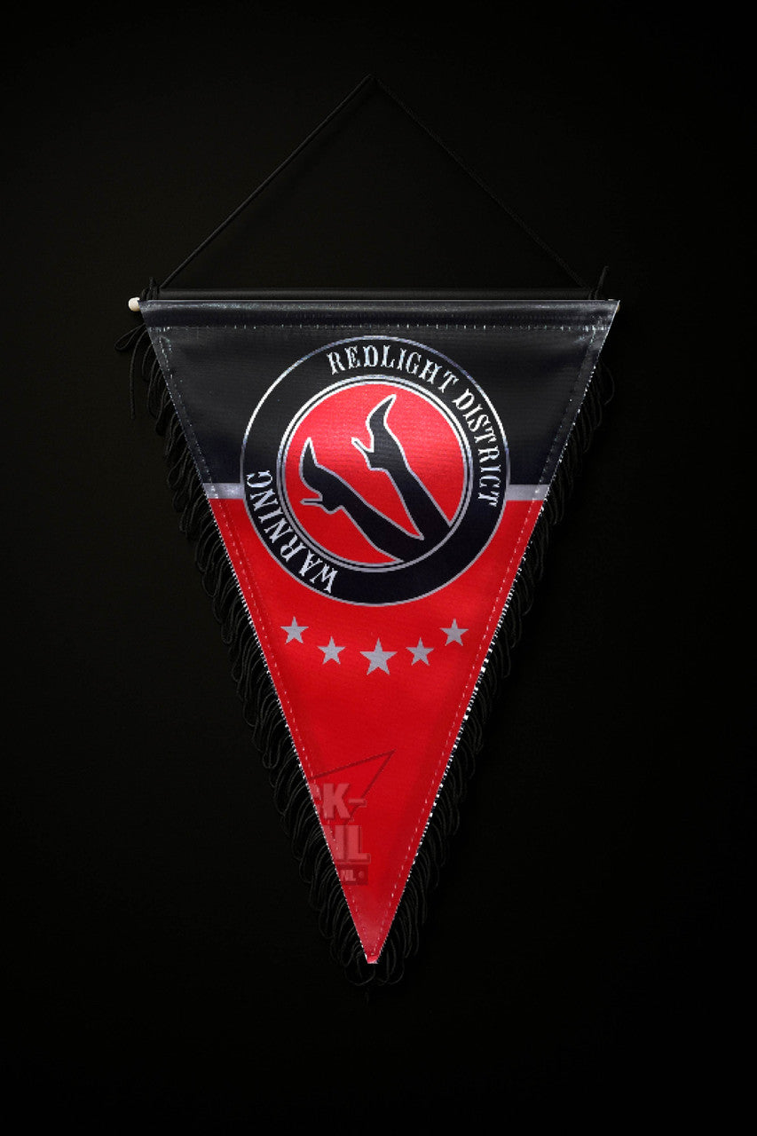 Red & Black Retro Pennant Red Light – Collector’s Truck Banner 23x29cm