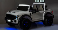 Ford Super Duty F-450 24 V Licensed Electric Ride-On Truck – White Platinum Edition (by Onyx Kids)