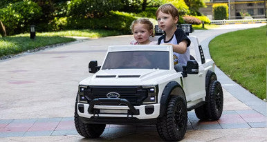 Ford Super Duty F-450 24 V Licensed Electric Ride-On Truck – White Platinum Edition (by Onyx Kids)