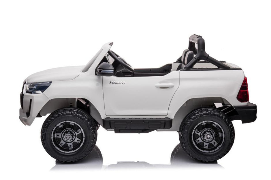 Toyota Hilux 12 V Licensed Electric Ride-On Jeep – White Adventure Edition (by Onyx Kids)